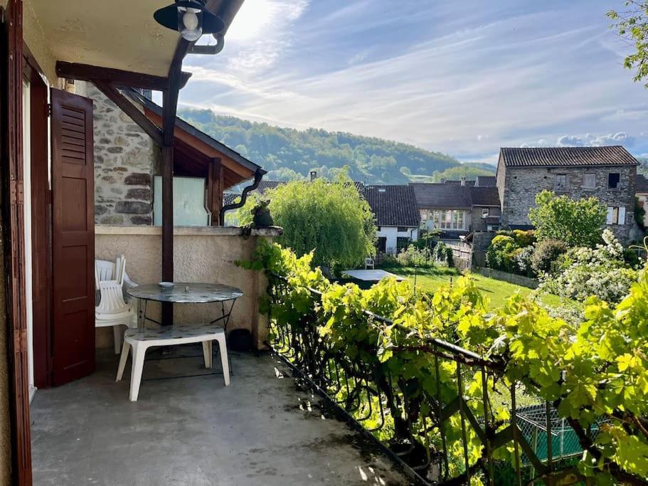 La Petite Ourse Maison De Village A Oust Dış mekan fotoğraf