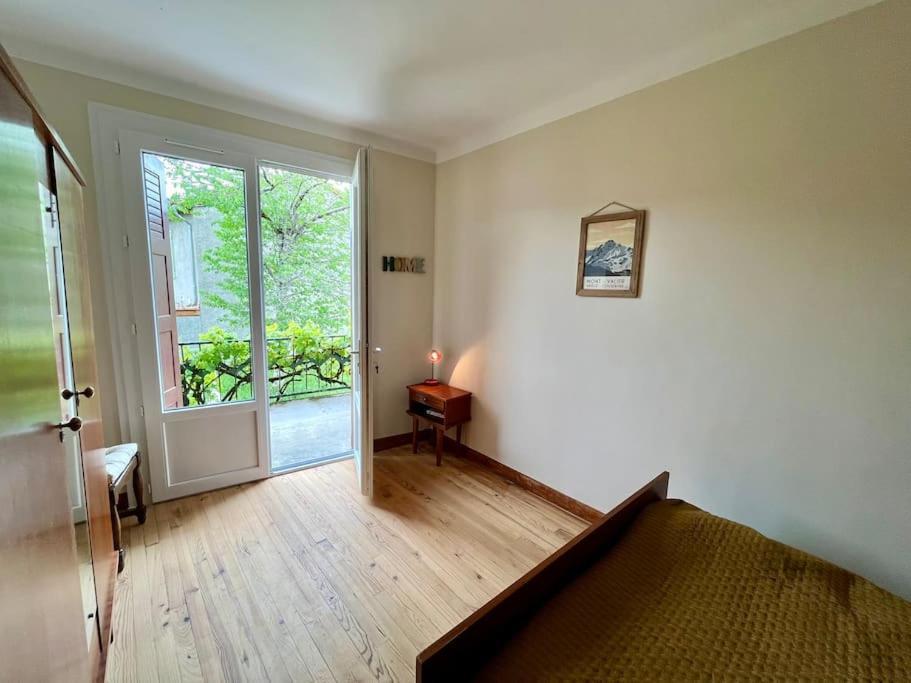La Petite Ourse Maison De Village A Oust Dış mekan fotoğraf