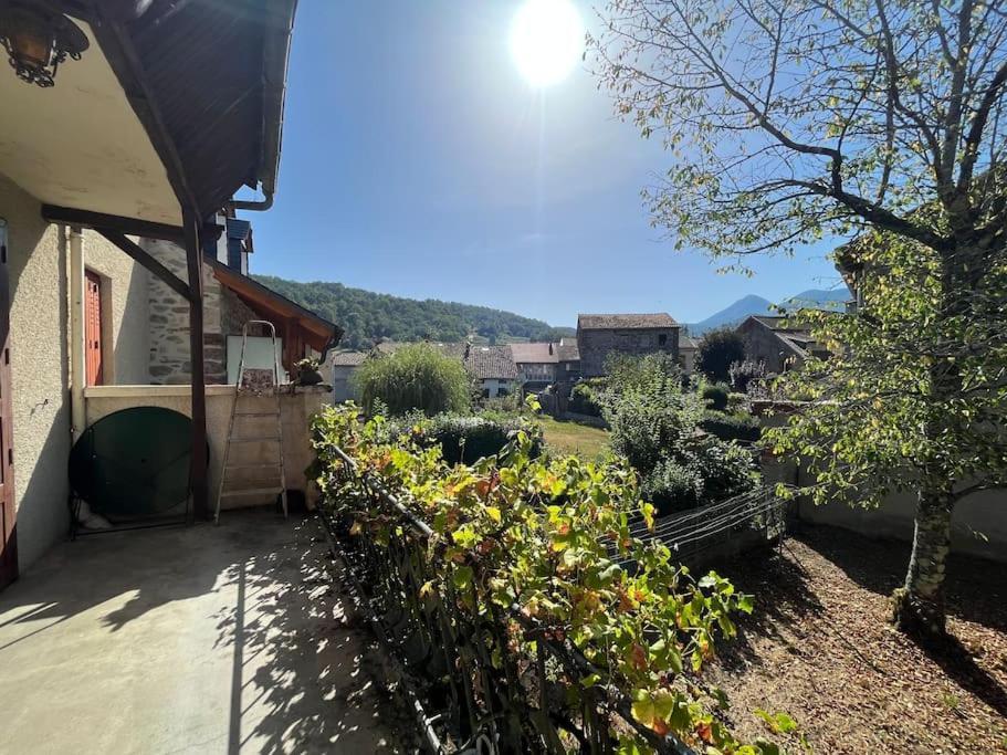 La Petite Ourse Maison De Village A Oust Dış mekan fotoğraf