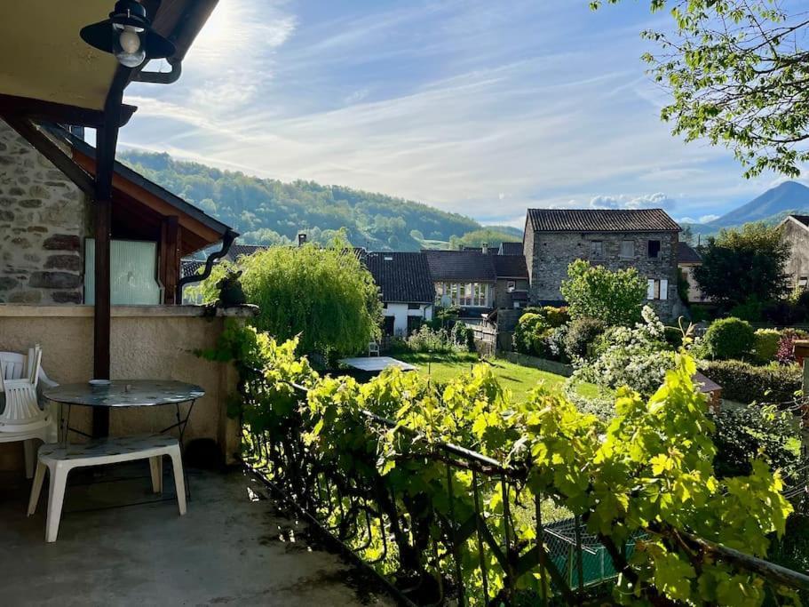 La Petite Ourse Maison De Village A Oust Dış mekan fotoğraf