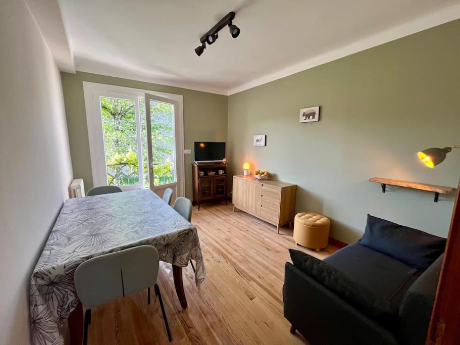 La Petite Ourse Maison De Village A Oust Dış mekan fotoğraf